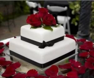 کیک های عروسی و تولد رمانتیک