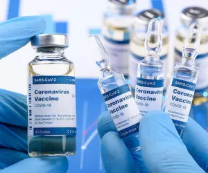 آغاز فاز دوم واکسیناسیون پرسنل داروخانه های خصوصی