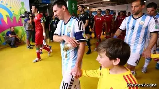 بازیکنان ایران و آرژانتین در حال ورود به زمین مسابقه