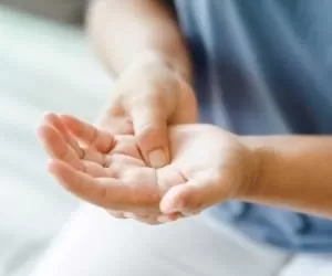 تشخیص نشانه های 9 بیماری روی دست و ناخن ها 