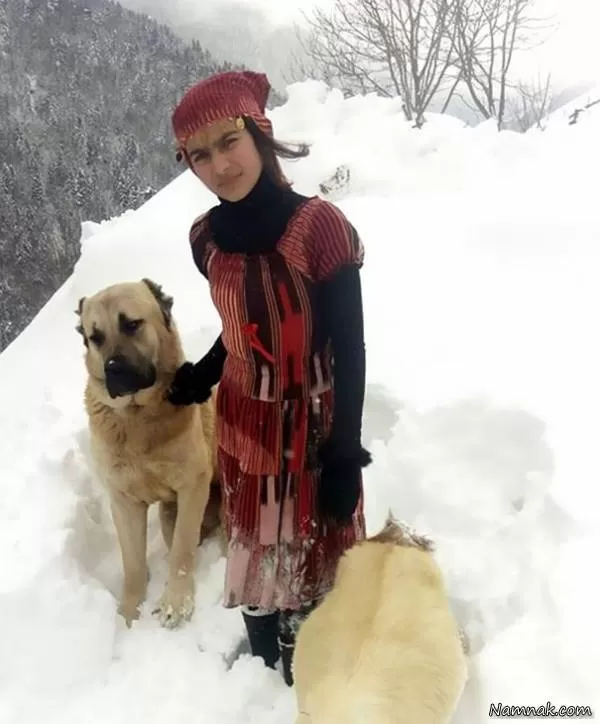 دختر ترکیه ای و سگش
