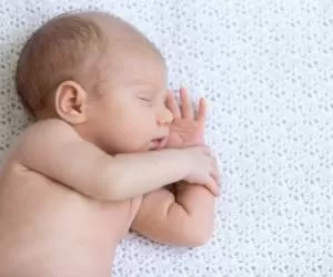 دلیل اصلی و درمان سریع عرق سوز شدن گردن نوزاد