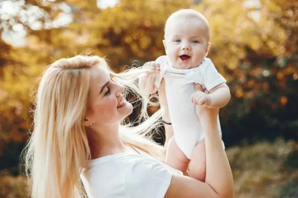 راه درمان عرق سوز شدن گردن نوزاد