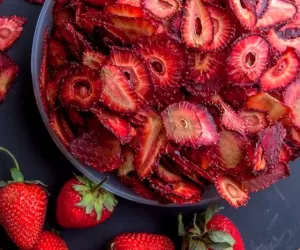 خشک کردن توت فرنگی با یه روش راحت و سریع+ آموزش