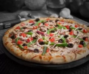 پیتزا سبزیجات | طرز تهیه پیتزا سبزیجات رژیمی با سس “پیتزا سبزیجات”