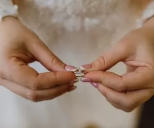 عروس خانم هایی که دست های زیبا میخواهند