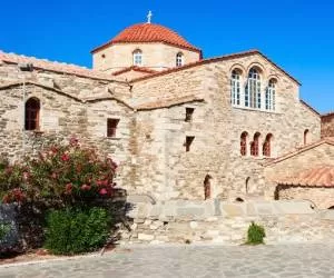 جاذبه گردشگری و توریستی کلیسای صد در در یونان