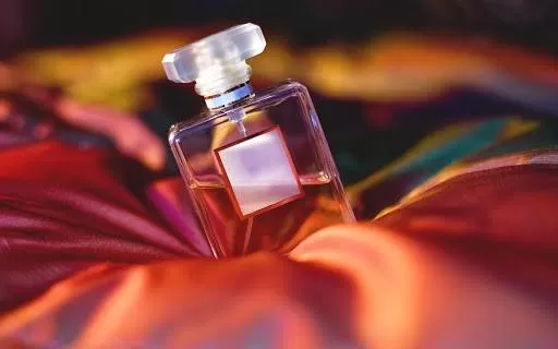 عطر زنانه