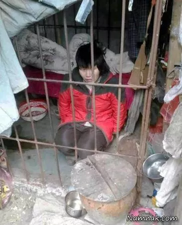 زن زندانی در قفس