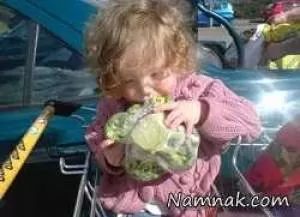 علاقه دختر 8 ساله به خوردن اشیاء روی زمین! + تصاویر