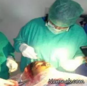 جراحی اورژانسی صورت زن زیرنور چراغ قوه موبایل + عکس