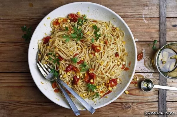 اسپاگتی سیر و گوجه فرنگی