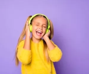 آیا هدفون باعث آسیب دیدگی شنوایی کودکان می شود؟