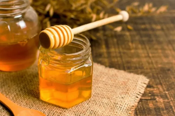 عسل درمانی