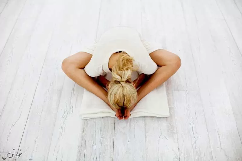 حرکات ورزش یوگا برای کاهش استرس | 5 حرکت یوگا برای از بین بردن استرس و اضطراب  در تعطیلات