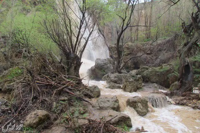 آبشار اوزان شاهین دژ  در استان آذربایجان غربی + عکس